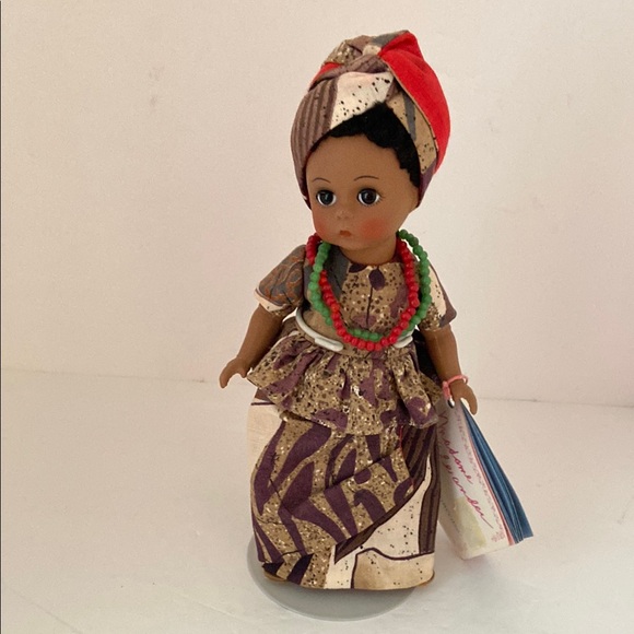 Madame Alexander “Africa” 1988 8” Collectible Doll - Picture 6 of 8